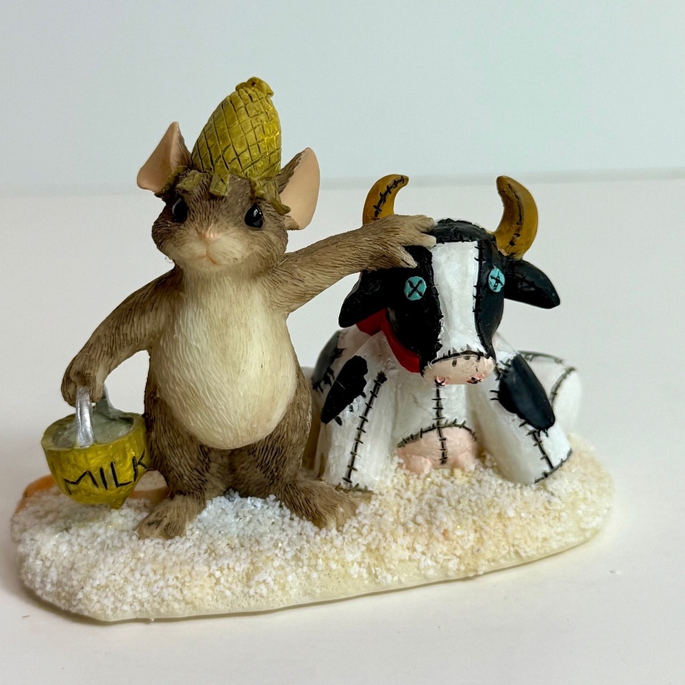 1996 Charming Tails Farmer Mackenzie Mouse & Cow Figurine